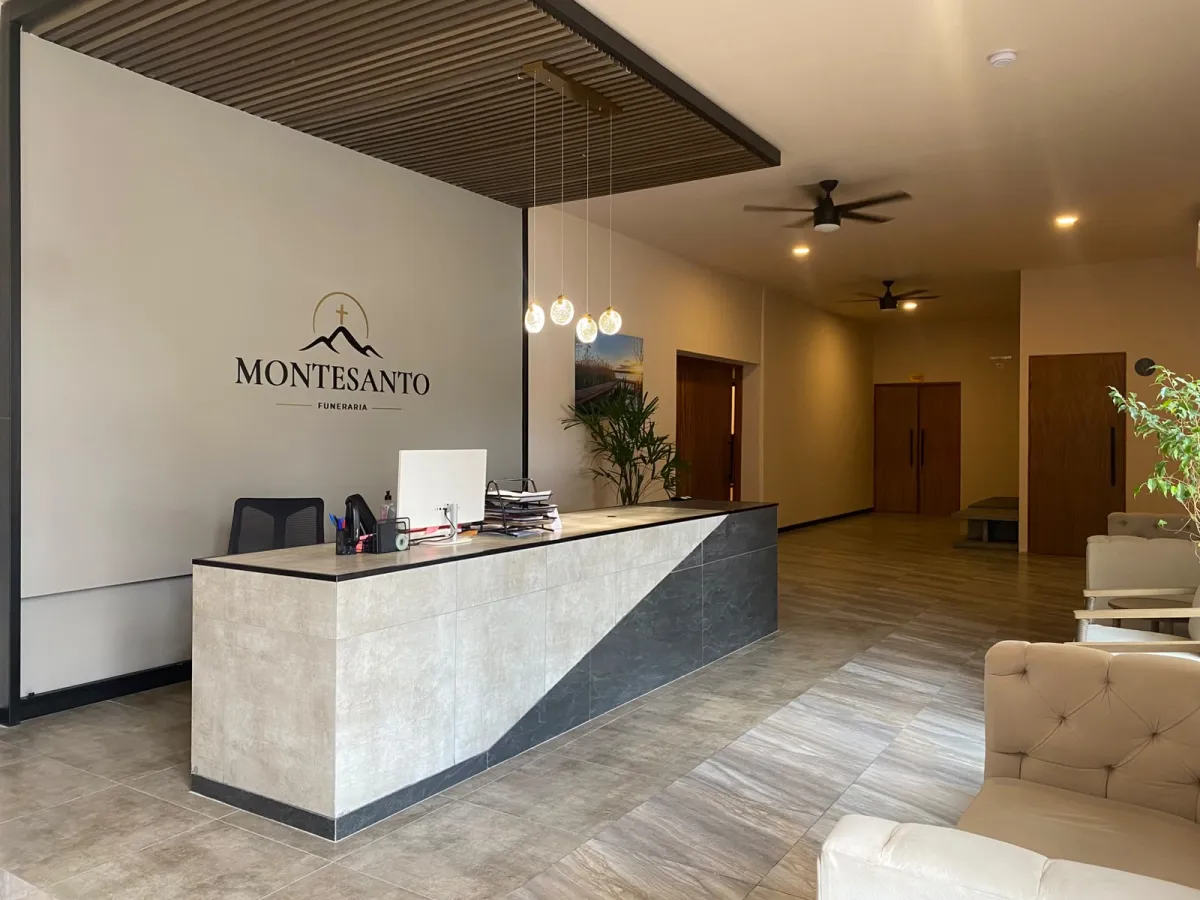 Recepción de la funeraria Montesanto en Cancún